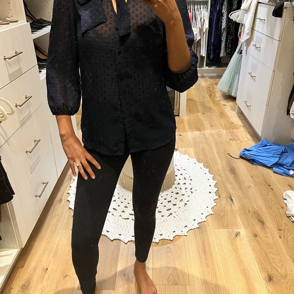 HONEY- Parisian style blouse- Brand new with tags - Picture 3 of 4